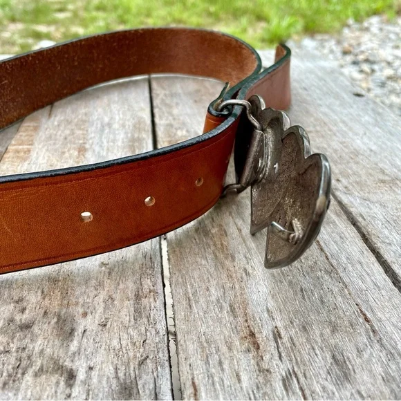 Vintage Tano leather made in Spain metal heart buckle belt - Picture 5 of 10